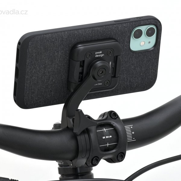 Držák Out Front Bike Mount (s křídlovou maticí) otočený do polohy natáčení  videa