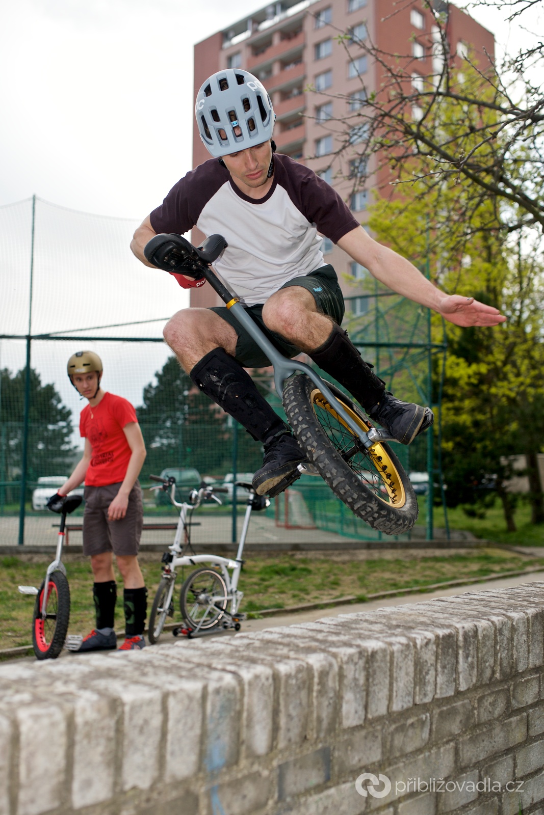 Try One Weekend – jaro 2016