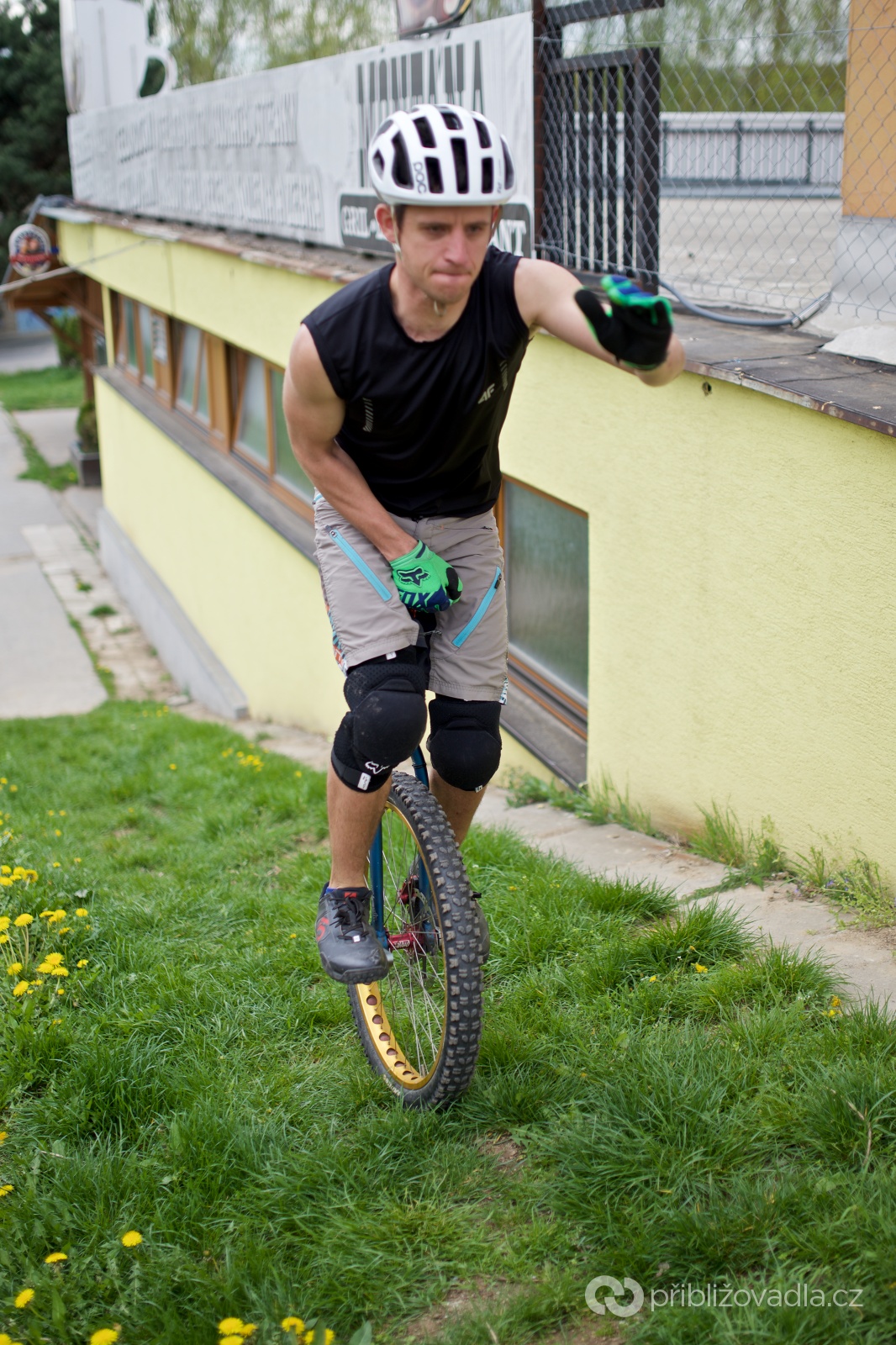 Try One Weekend – jaro 2016