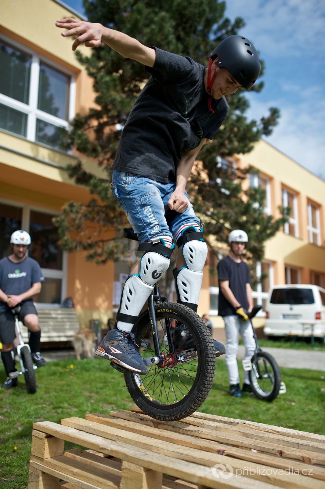 Try One Weekend – jaro 2016