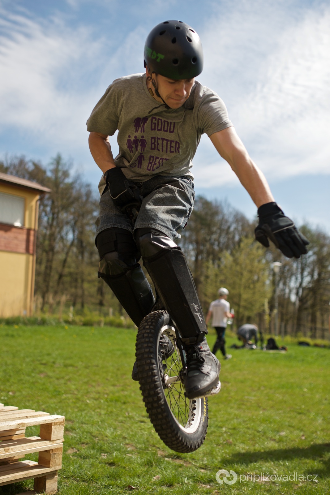 Try One Weekend – jaro 2016