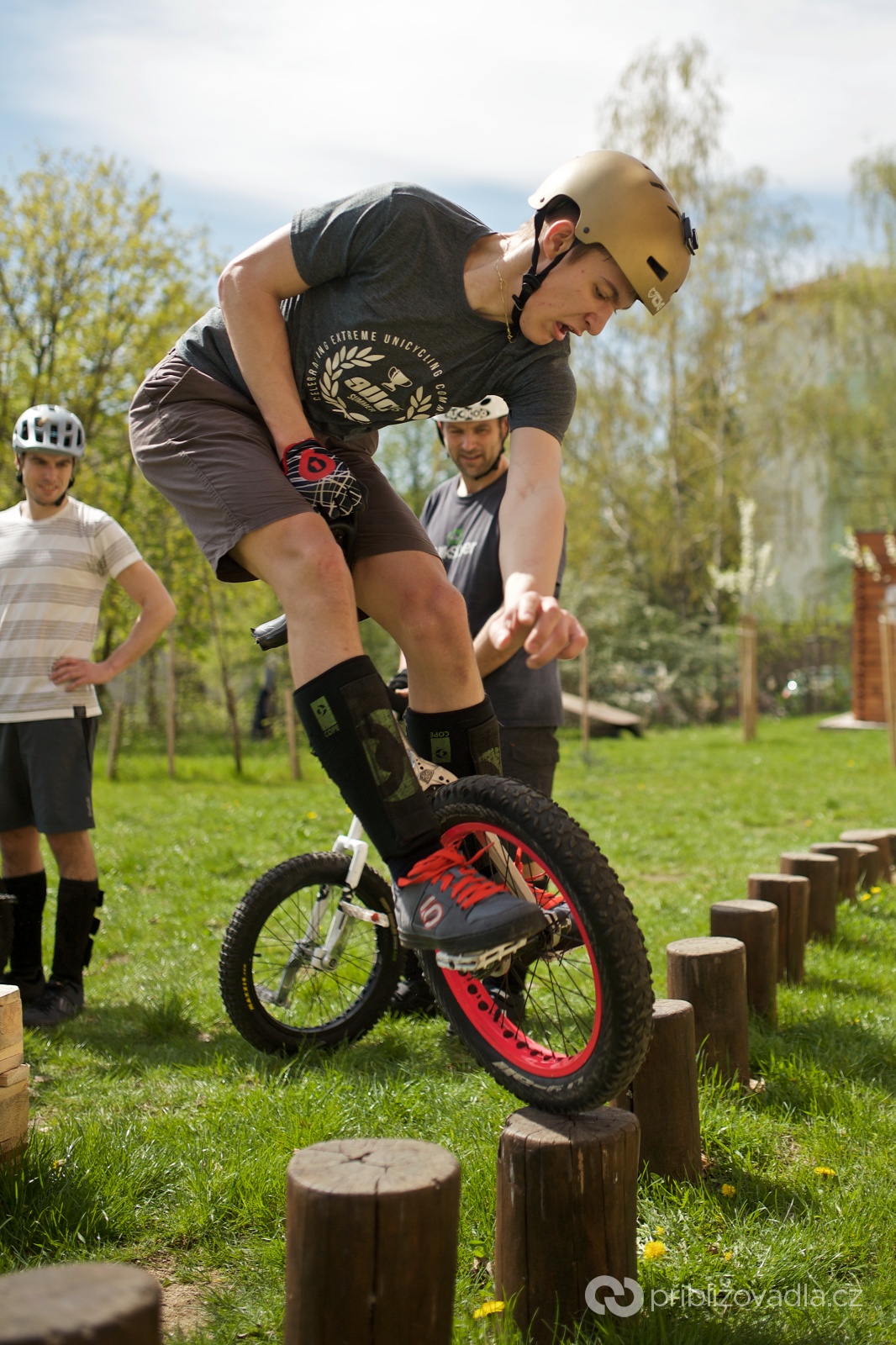 Try One Weekend – jaro 2016