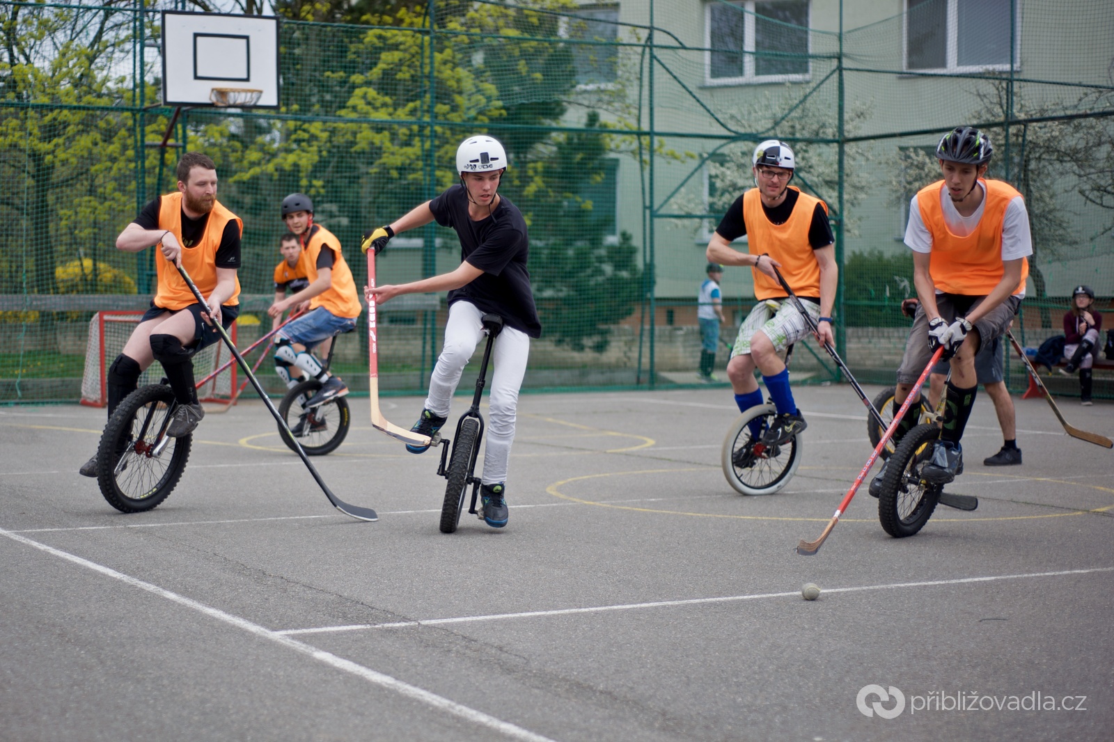 Try One Weekend – jaro 2016