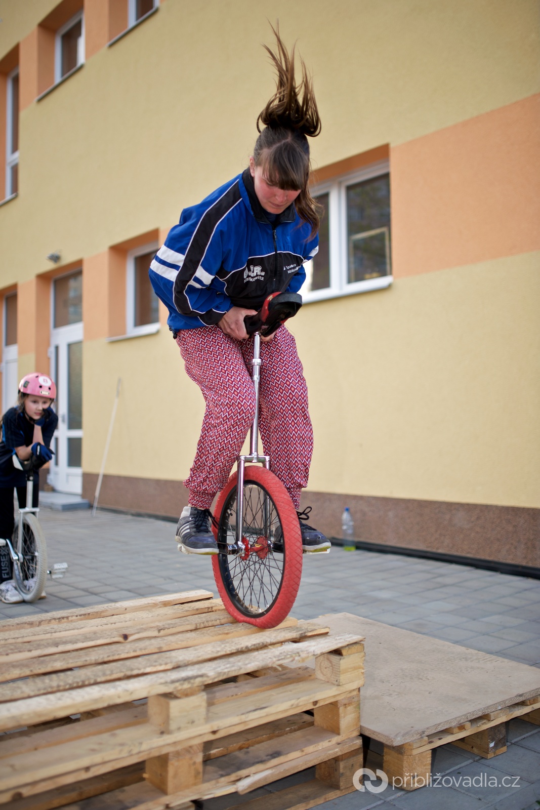 Try One Weekend – jaro 2016