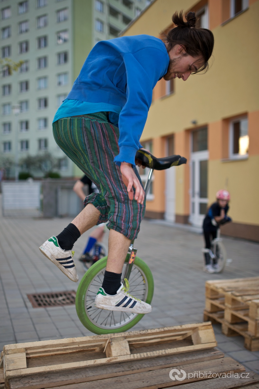 Try One Weekend – jaro 2016