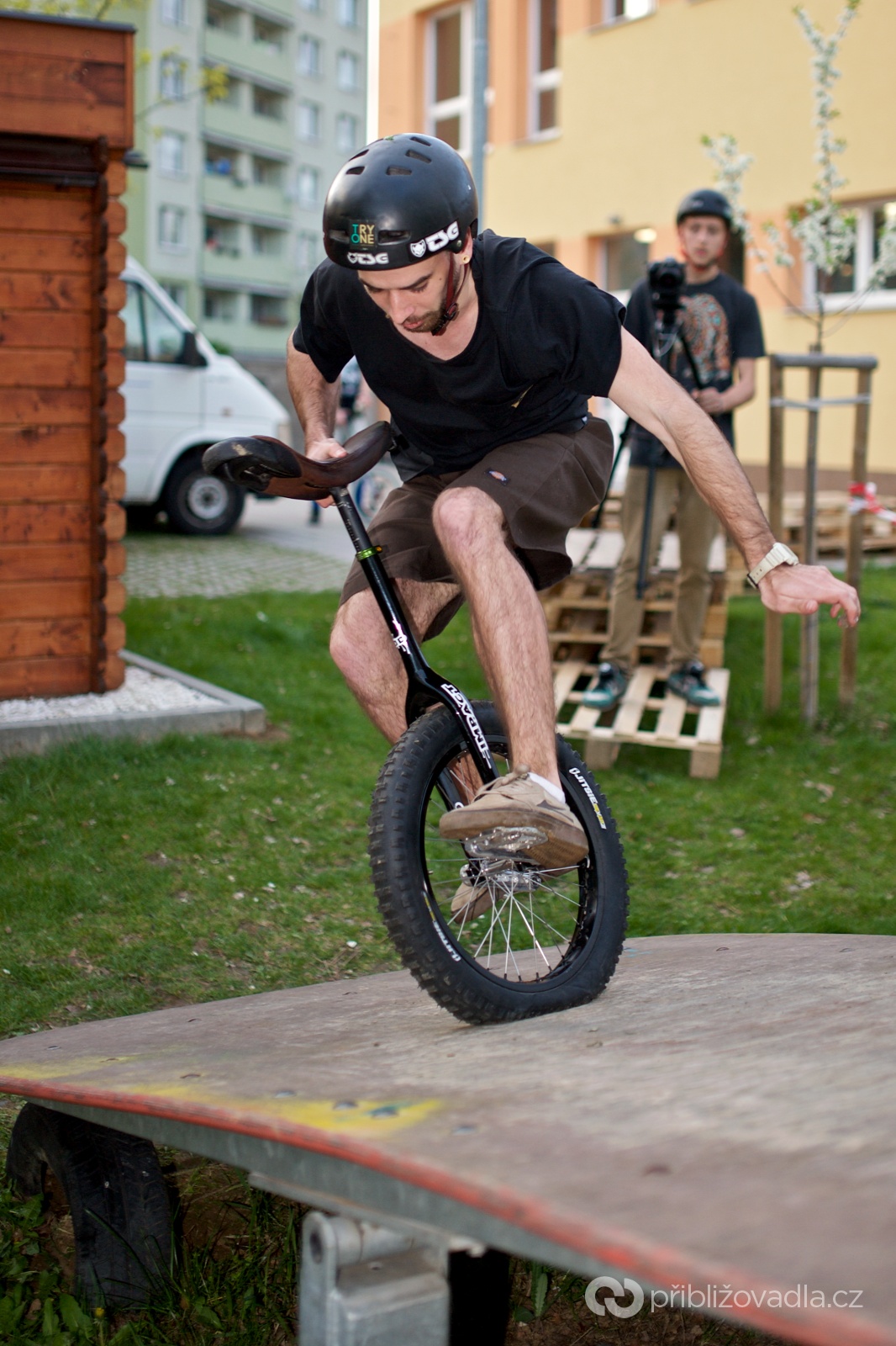 Try One Weekend – jaro 2016