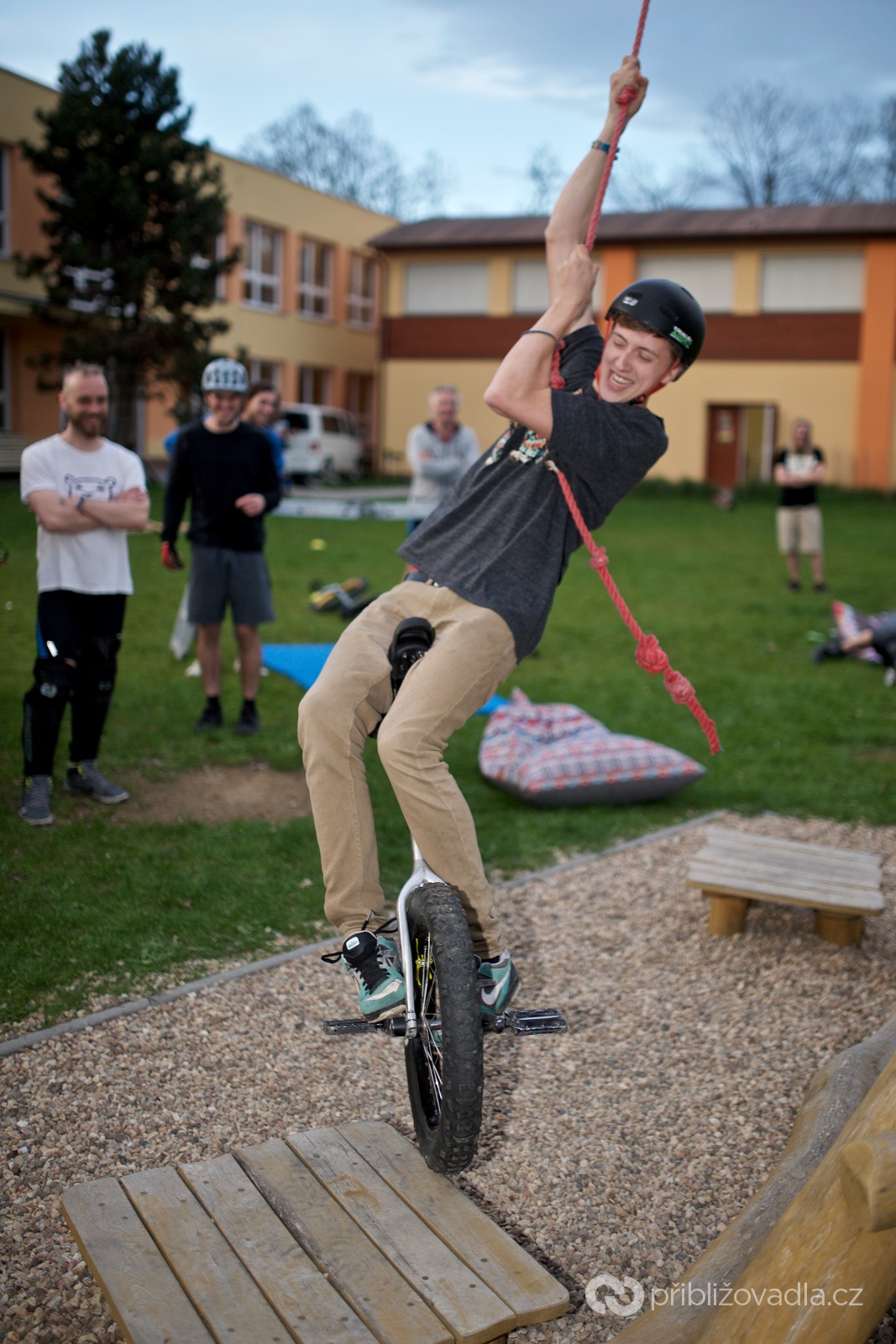 Try One Weekend – jaro 2016