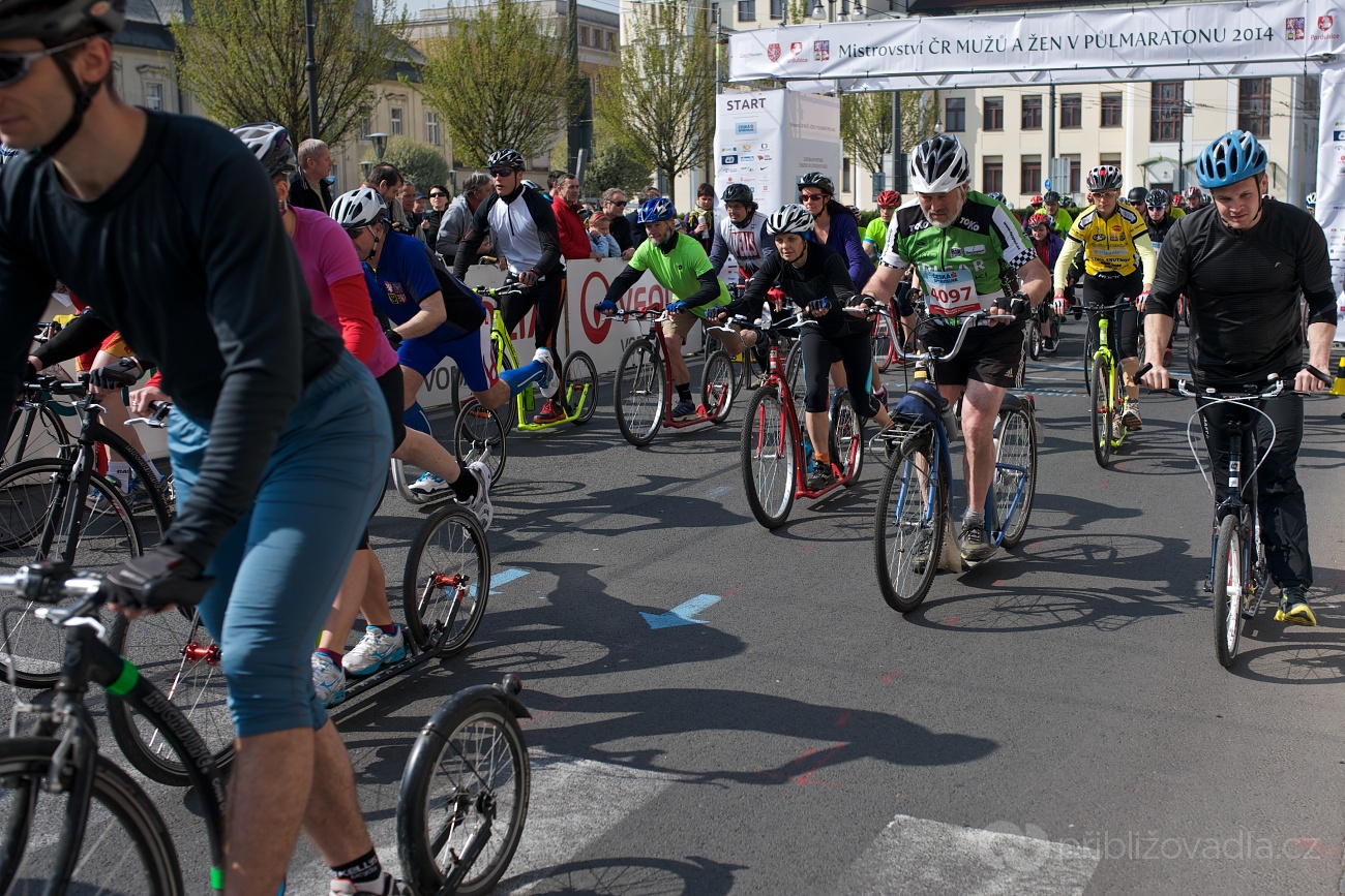 Pardubický vinařský půlmaraton – závod koloběžek