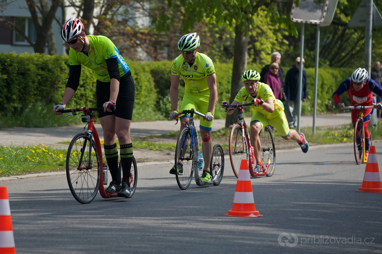 Pardubický vinařský půlmaraton – závod koloběžek