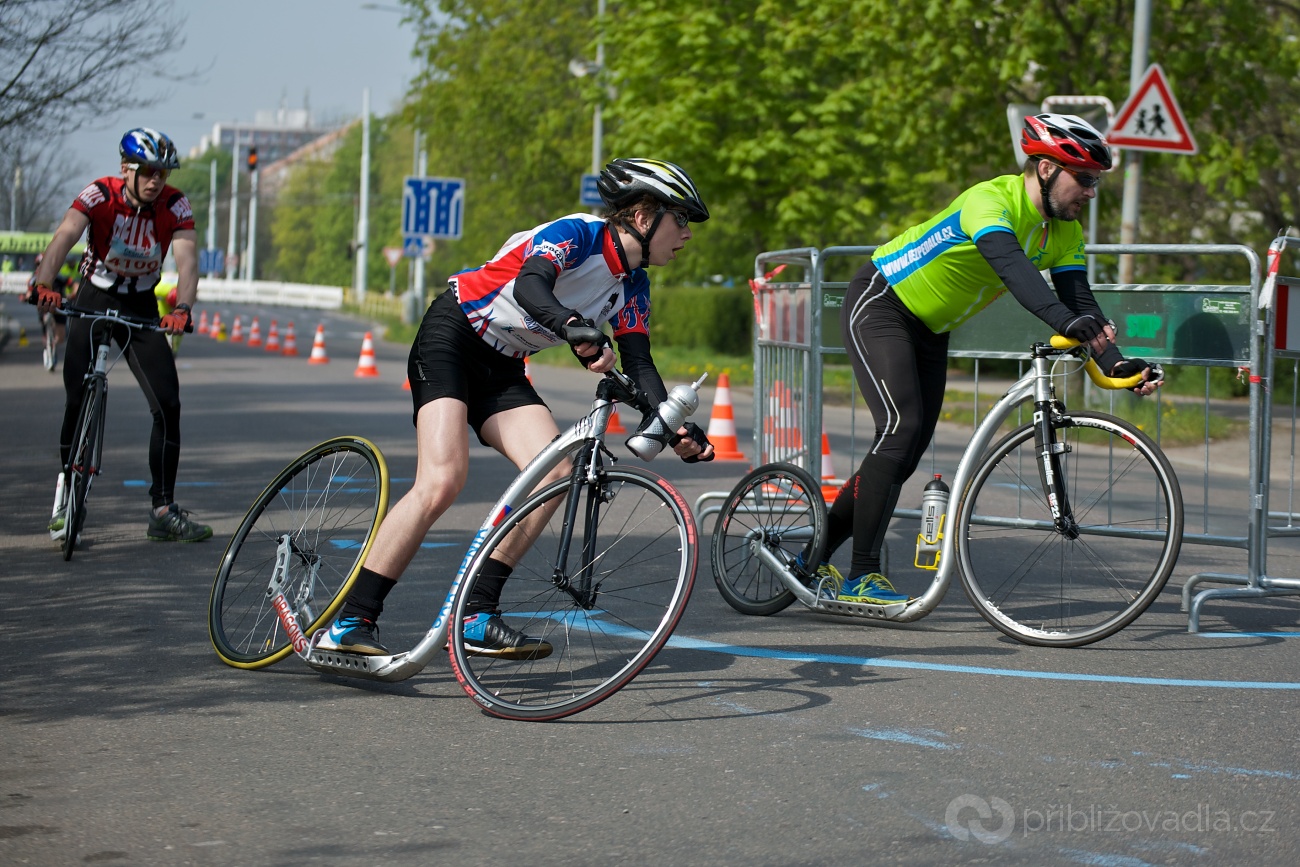 Pardubický vinařský půlmaraton – závod koloběžek
