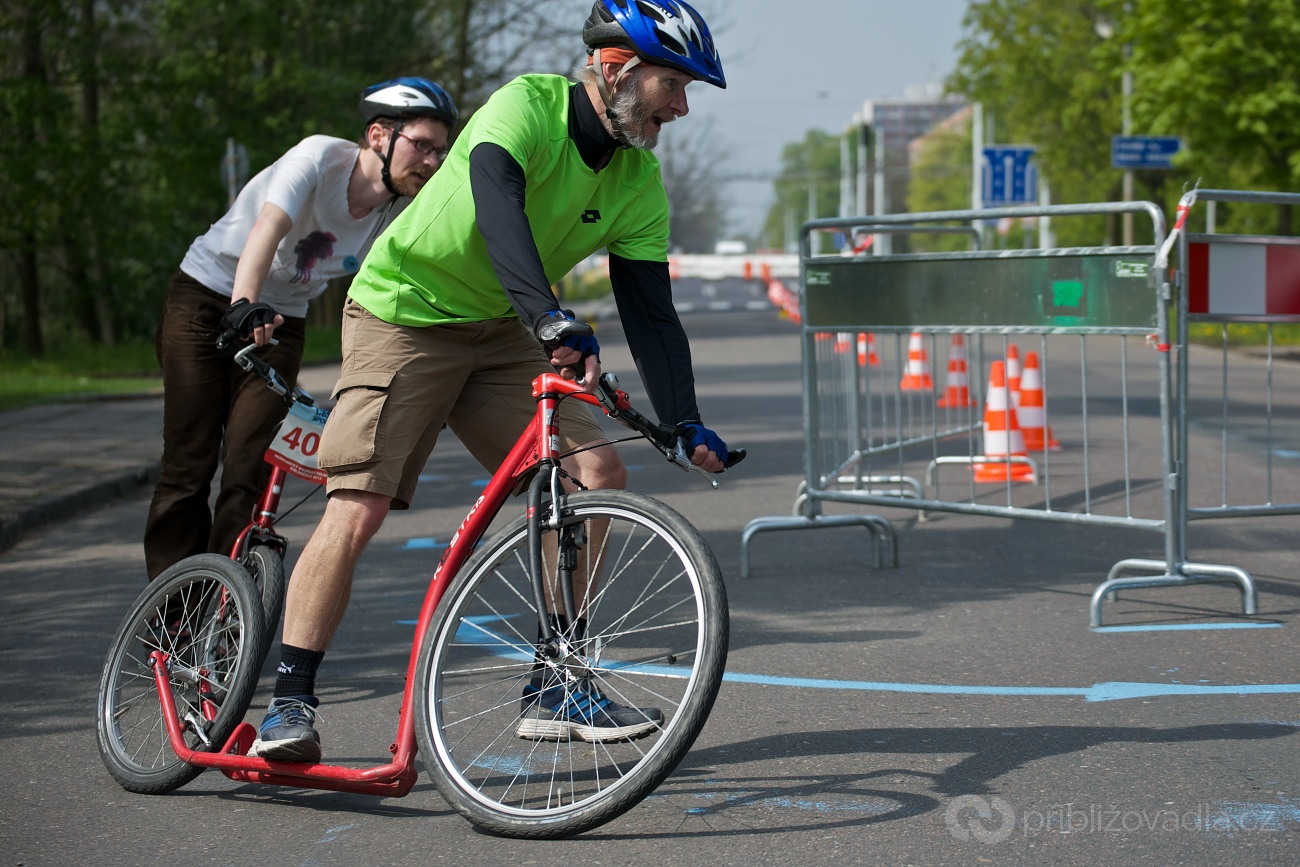 Pardubický vinařský půlmaraton – závod koloběžek
