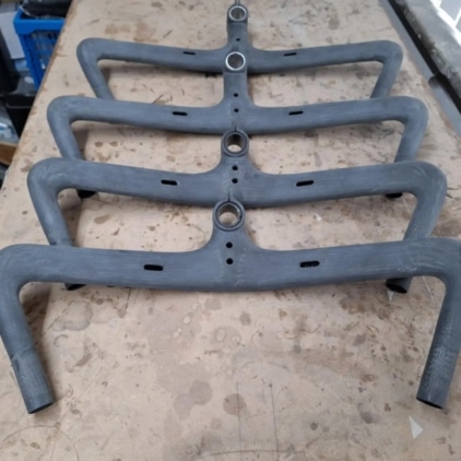 Řídítka, rajdy, riaditká, handlebars, (bullhorns) či kormáň…