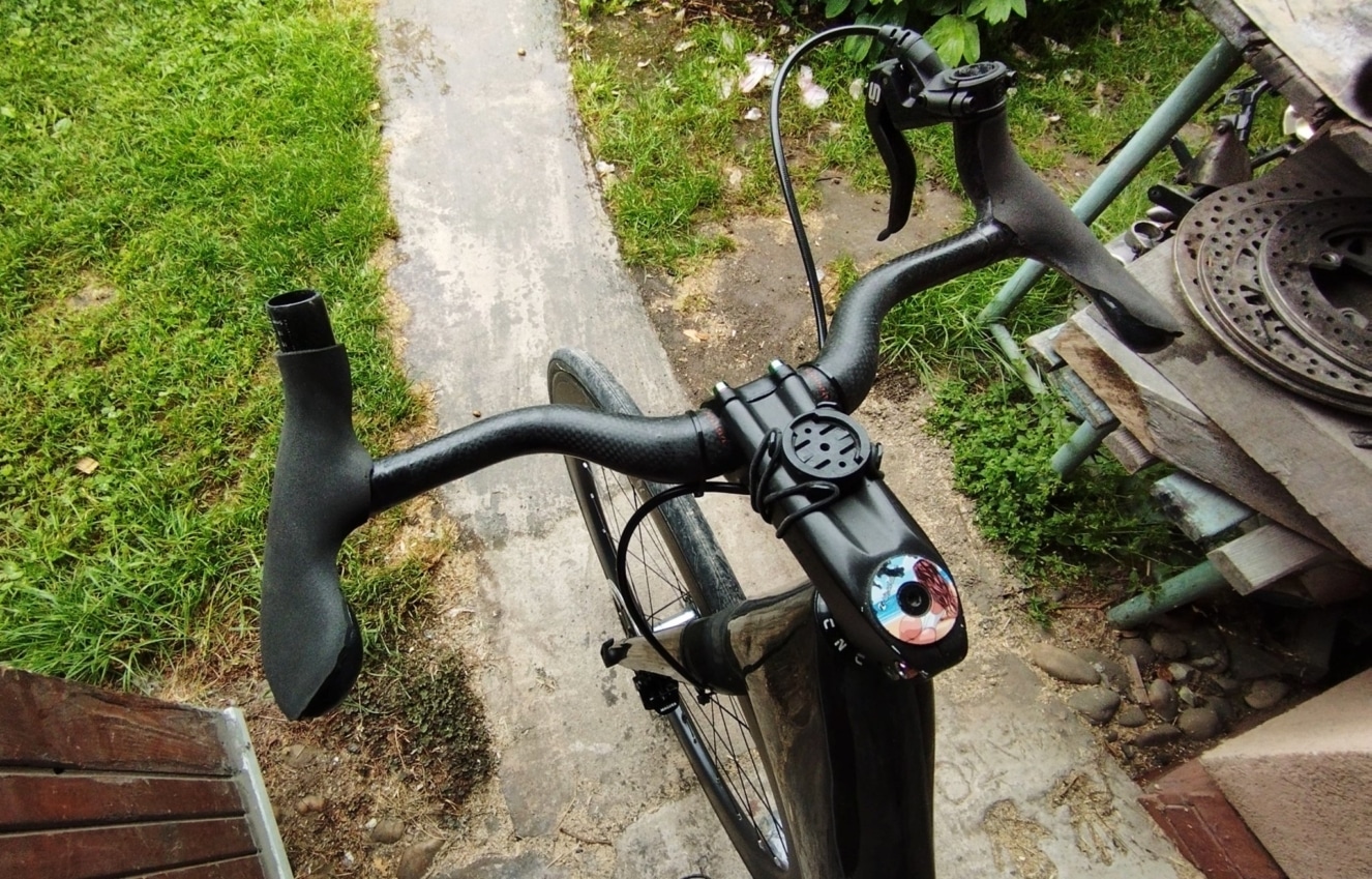 Řídítka, rajdy, riaditká, handlebars, (bullhorns) či kormáň…